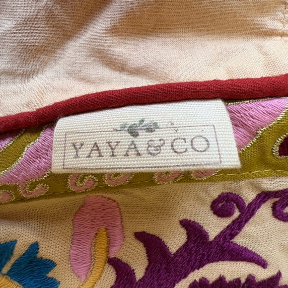 Yaya & Co Abbey Floral Embroidered Carry-All Tote Bag New - Picture 6 of 6